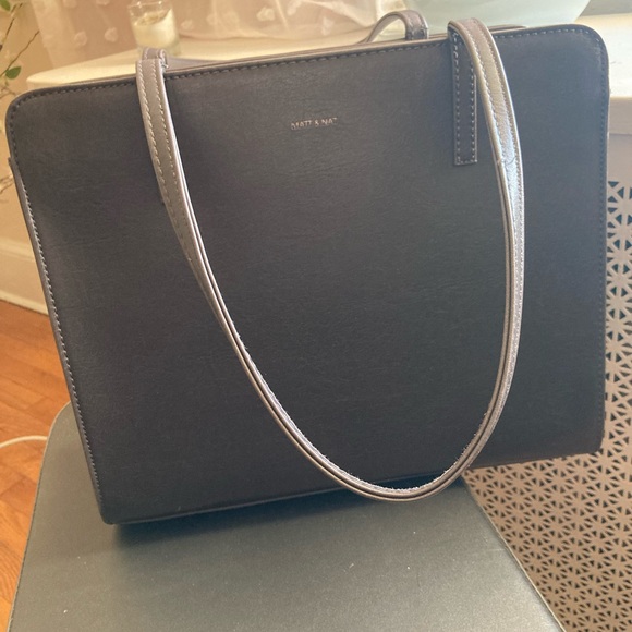 Matt & Nat Immaculate Vegan Leather Tote bag - dark smoke gray - Picture 3 of 10